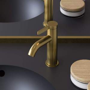 AQG URBAN FLOW 01URF100OC BRUSHED GOLD Смесител за Умивалник PVD
